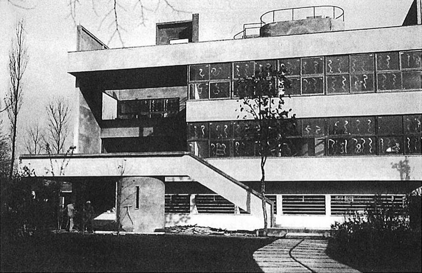 A housing project by Le Corbusier as an early modern African architecture