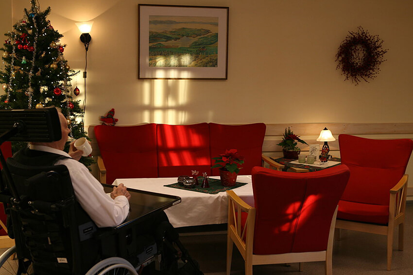 A room with suitable light for older people